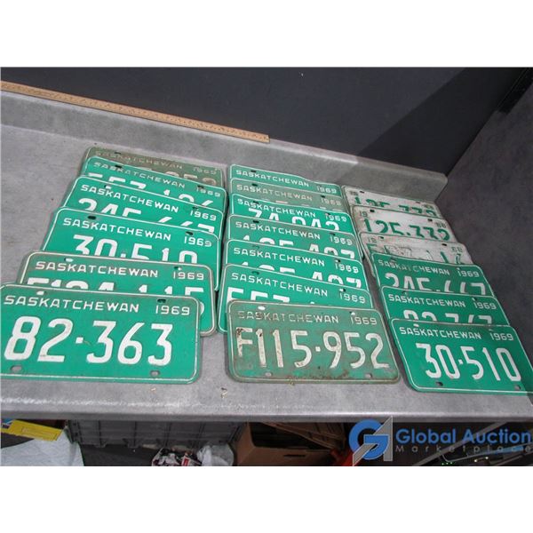 (19) Vintage 1968-69 Saskatchewan License Plates