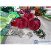 Image 2 : **Holiday Decor