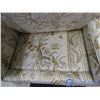 Image 5 : **Vintage Love Seat