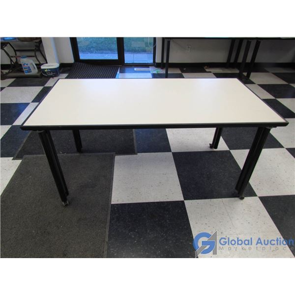 **Wheelable/Lockable Table w/Rubber Edging