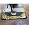 Image 11 : **Vintage Singer Cabinet Sewing Machine