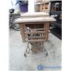 Image 6 : **Vintage Singer Cabinet Sewing Machine