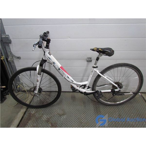 Ladies Infiity Cruiser Bike - White