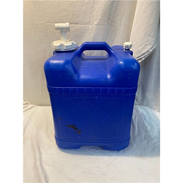 Water container