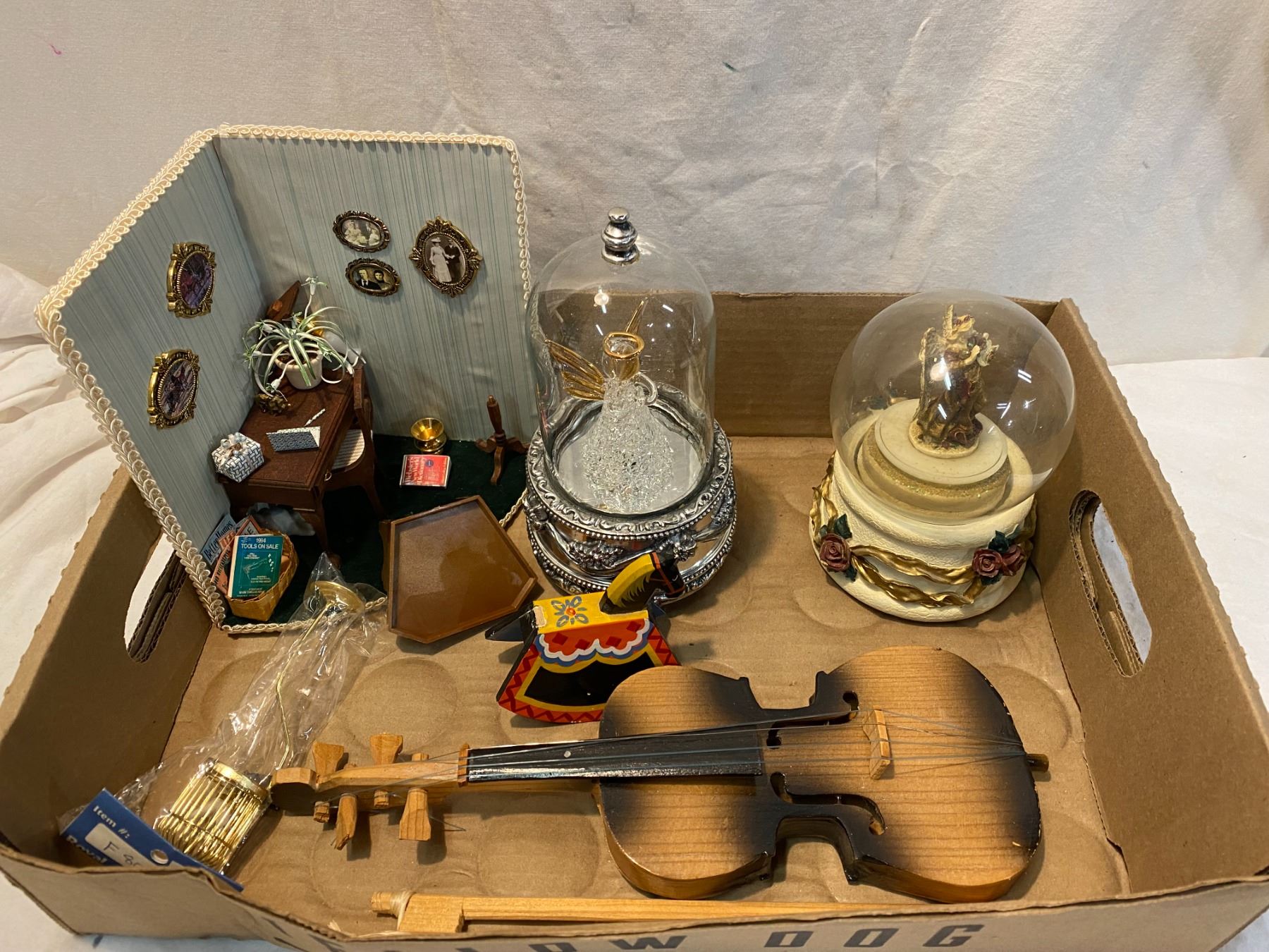 Collectibles lot