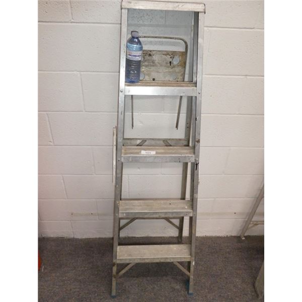 5ft Alum step  ladder