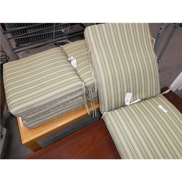4 lawn chair cushions