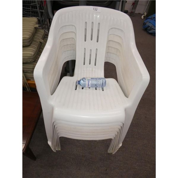 6 plastic lawn chairs