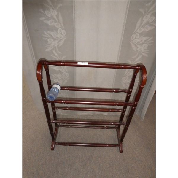 wooden quilt/blanket rack/holder