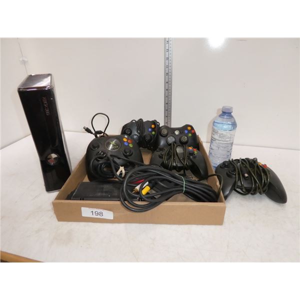Xbox360 console w/ 5 controllers
