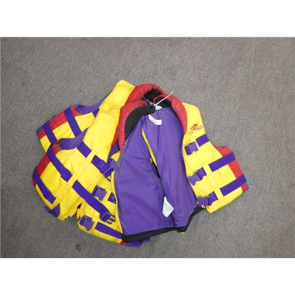 lifejackets x3