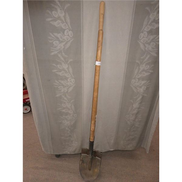 spades/shovels