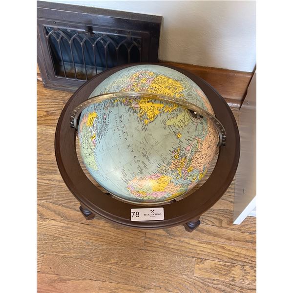 Light Up Plug In Globe