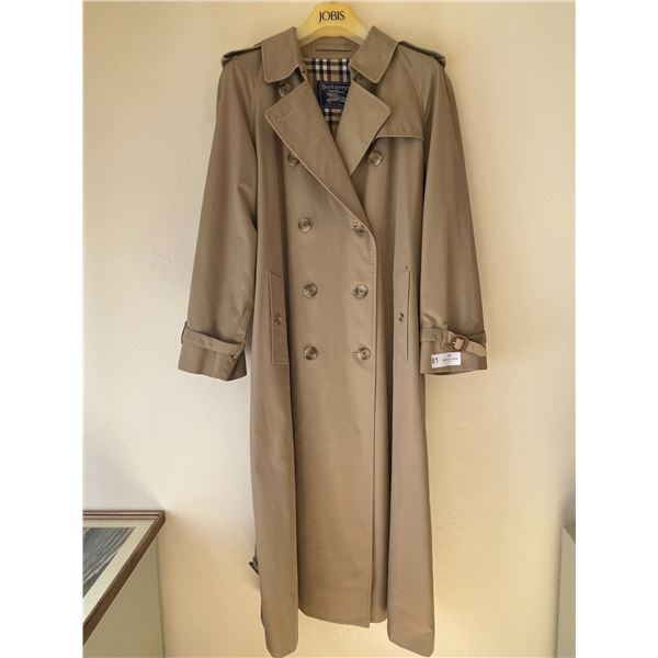 Burberry Trench Coat Medium