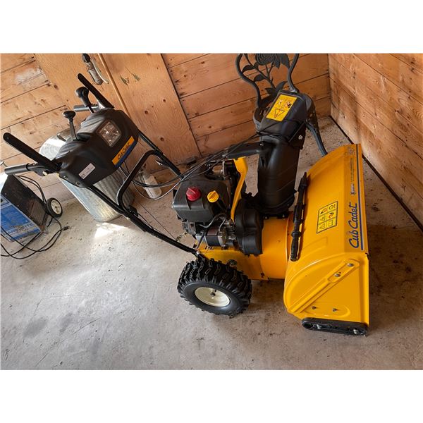 Cub Cadet Snow Blower - Excellent Condition