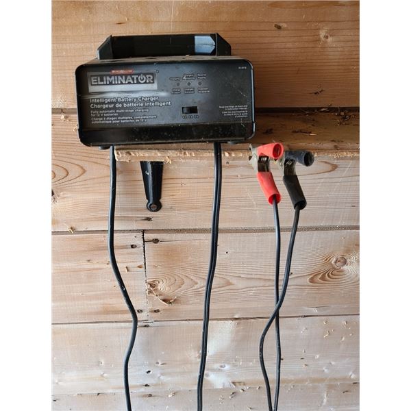 MotoMaster Eliminator Intelligent Battery Charger for 12V Batteries