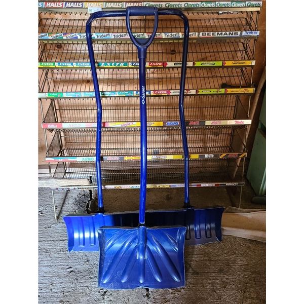 2 Snow Shovels