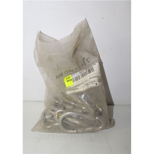 BAG OF (DV) CARBINER CLIPS