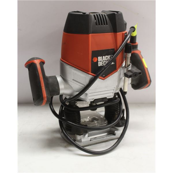 BLACK & DECKER VARIABLE SPEED PLUNGE ROUTER