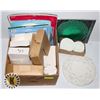 Image 1 : ESTATE BOX FULL OF ASSORTED PAPER DOILIES