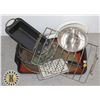 Image 1 : BUNDLE OF KITCHEN ITEMS INCLUDING PYREX PIE DISH