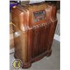 Image 3 : ANTIQUE PHILCO CONSOLE RADIO