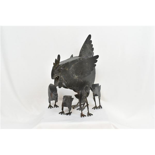 Rustic Metal Art Hen with 4 Chicks