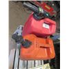 Image 1 : Lot of 2 Gas Cans