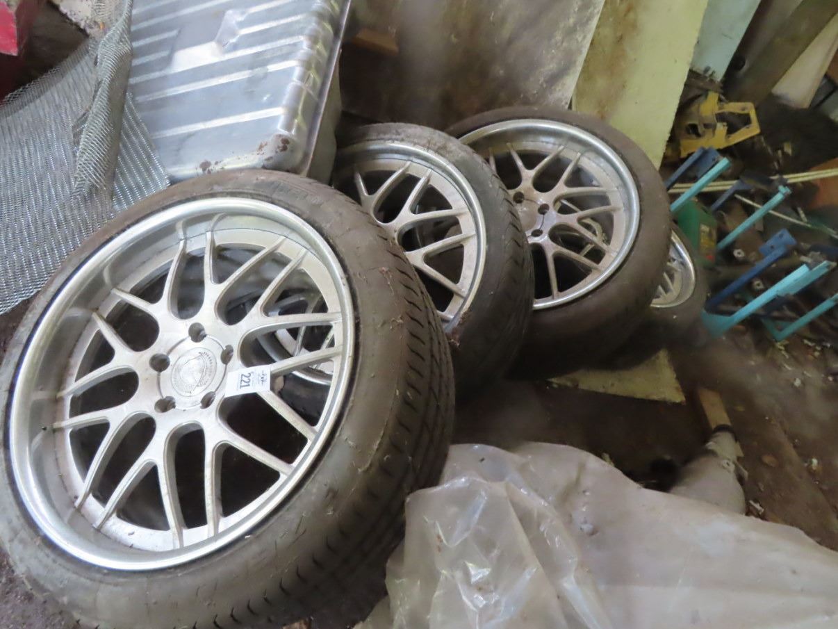 Iconz Custom Rims Low Pro Tires - Set of 4