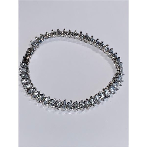 Ladies Natural Marquis Cut Aquamarine 14.10 Carat Tennis Bracelet set in .925 Silver with Certificat