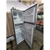 Image 2 : 22” Counter Depth Top Freezer Refrigerator with Multi-Air Flow 45/22/22" - TESTED WORKS - DEMO MODEL