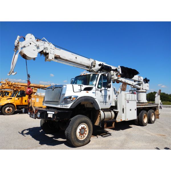 2013 INTERNATIONAL 7600 Digger Derrick Truck