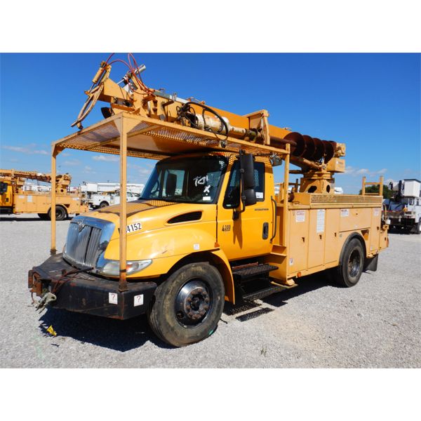 2007 INTERNATIONAL 4300 Digger Derrick Truck