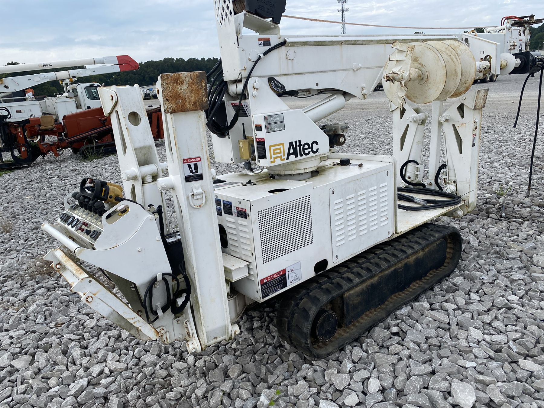 Altec Crawler ALTEC DB37 DIGGER DERRICK Crawler Carrier / Dumper