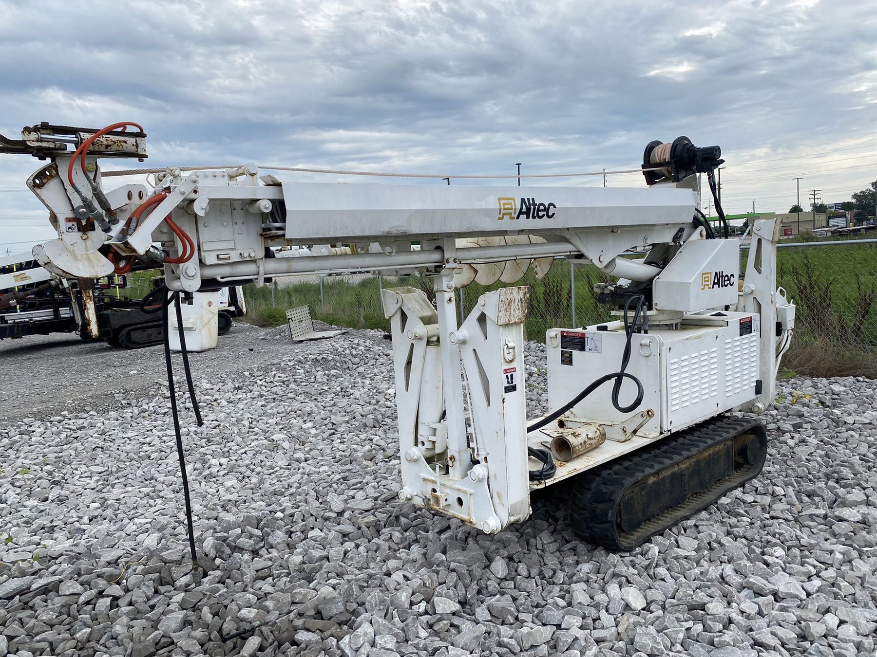 Altec Crawler ALTEC DB37 DIGGER DERRICK Crawler Carrier / Dumper - J.M. Wood Auction ...