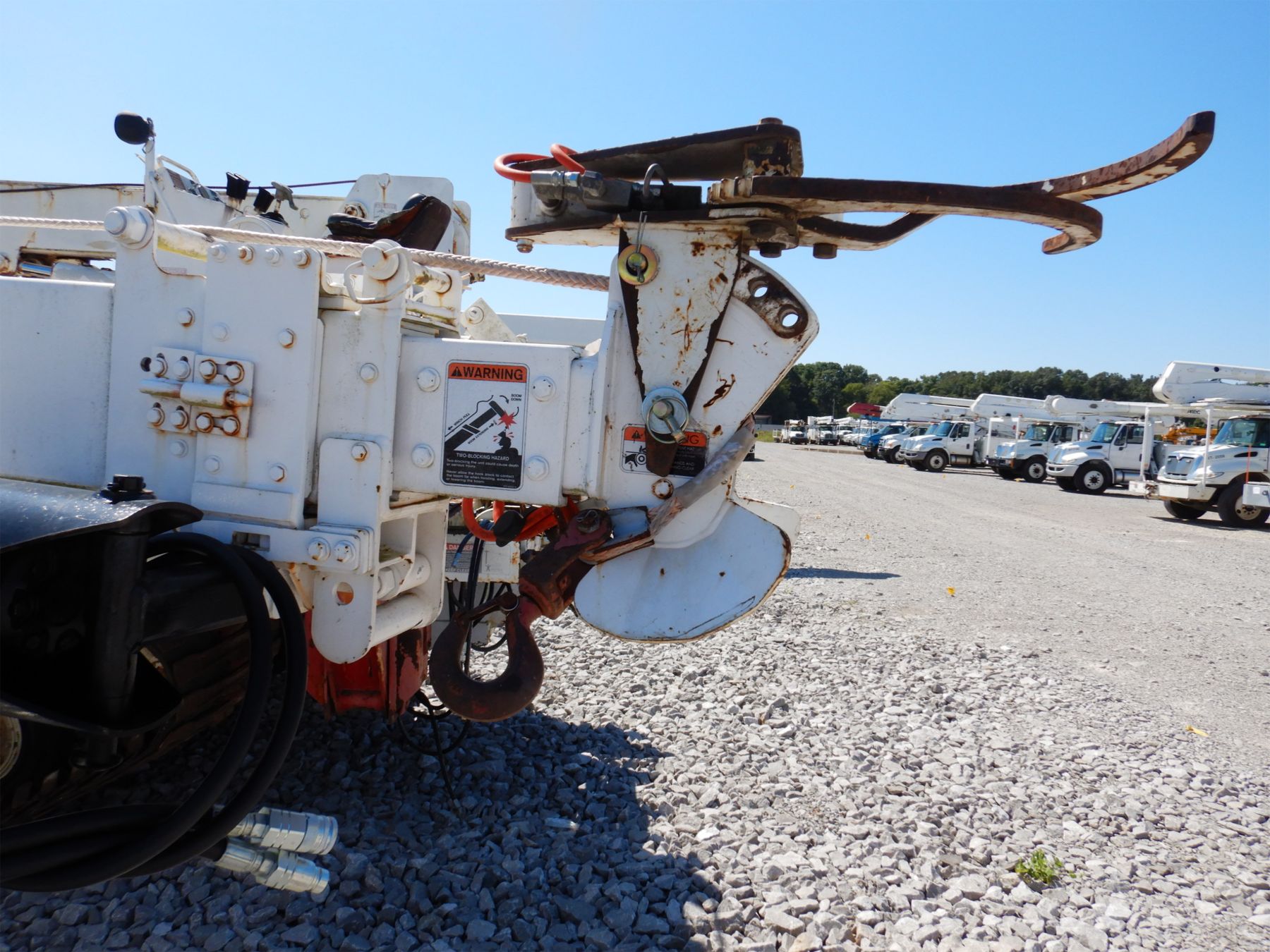 Altec Crawler ALTEC DB37 DIGGER DERRICK Crawler Carrier / Dumper - J.M. Wood Auction ...