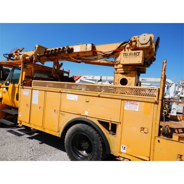 その他 INTERNATIONAL 4400 SERIES Digger Derrick 2004 INTERNATIONAL 4400 Digger Derrick Truck - J.M. Wood Auction