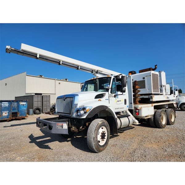 2013 INTERNATIONAL 7400 PRESSURE DIGGER Digger Derrick Truck