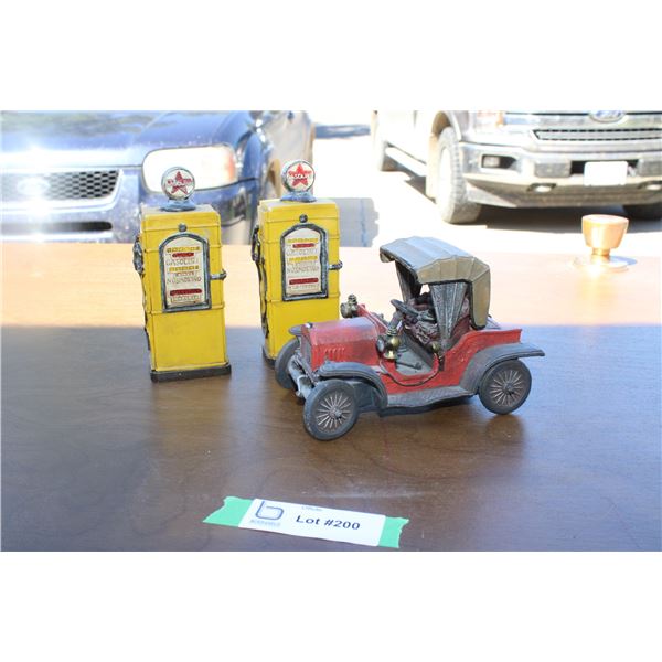 Decorative car + fuel pumps