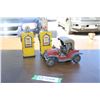 Image 1 : Decorative car + fuel pumps