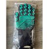 Image 3 : *NEW* Lot Of 2 Heat Resistant Gloves