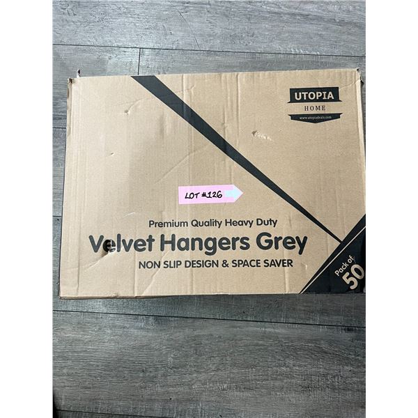 *NEW* Lot Of 1 Box Of Non Slip Velvet Hangers