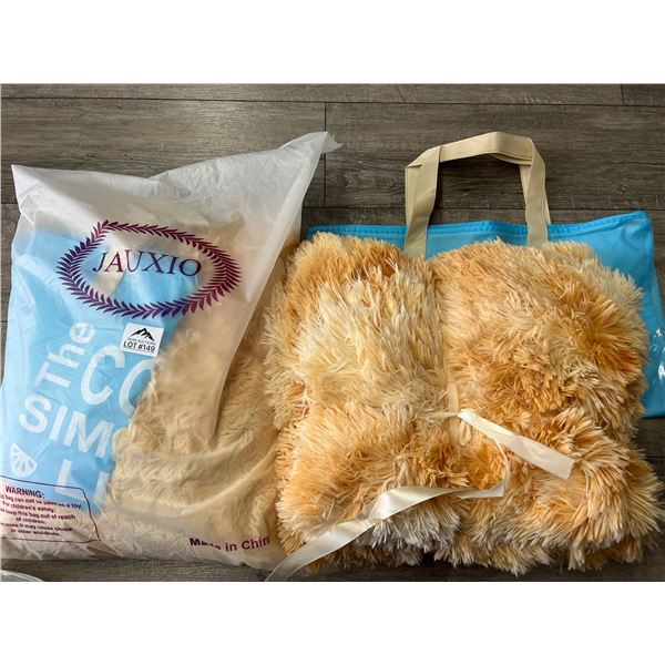 *NEW* Lot Of 2 Shaggy Twin Size Duvet Covers