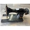 Image 1 : *USED* Lot of 1 Vintage Singer Sewing Machine