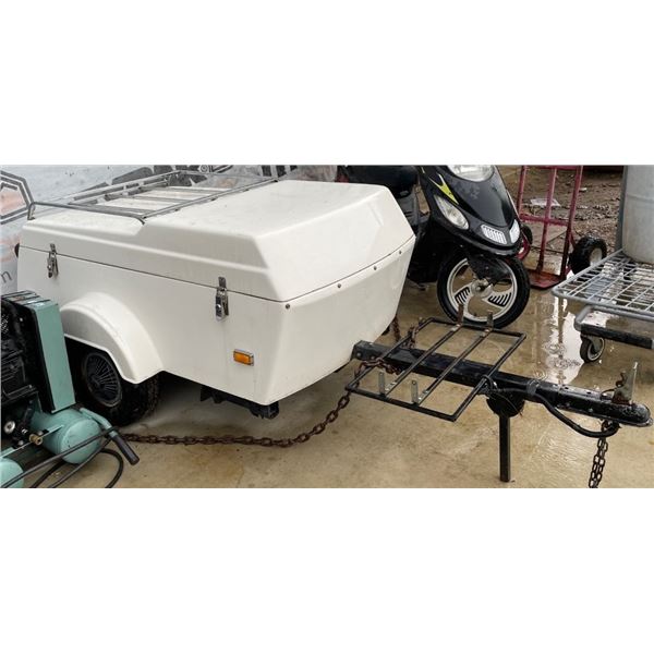 Small towing trailer