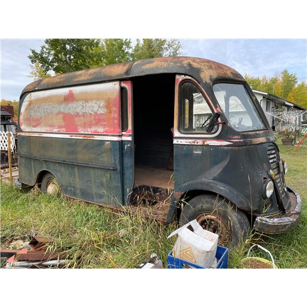 EB International Metro S-120 Series Van