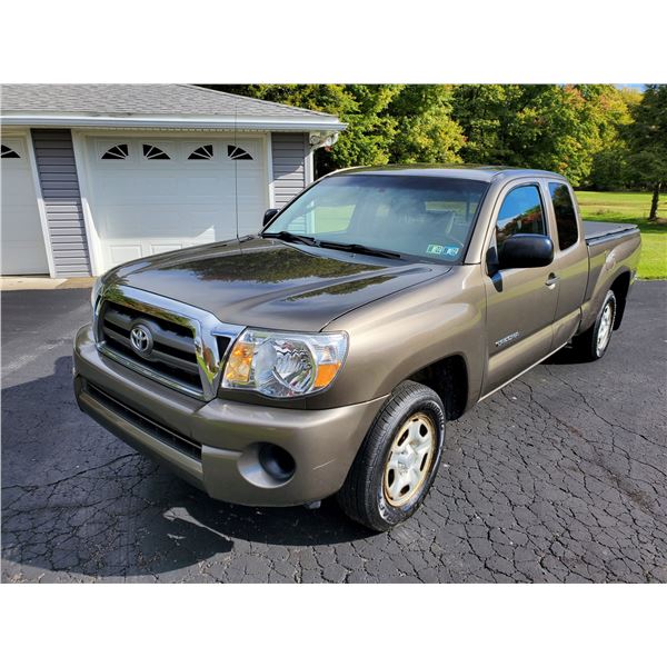 TOYOTA TACOMA SR5 PICKUP TRUCK 2010