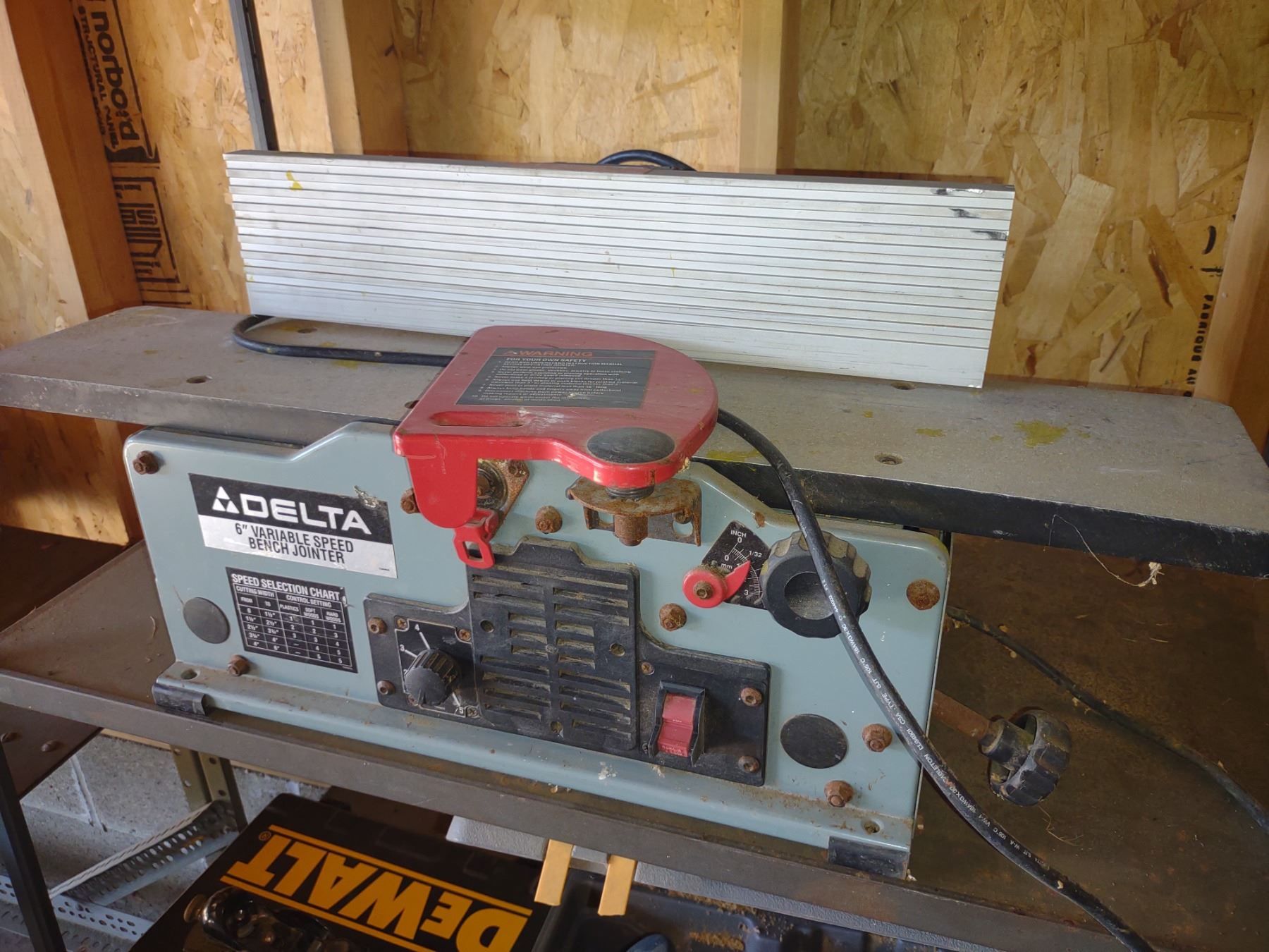 DELTA 6 VARIABLE SPEED BENCH JOINTER
