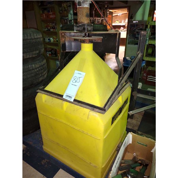 MEYER MINI SPREADER #36003, GOOD CONDITION