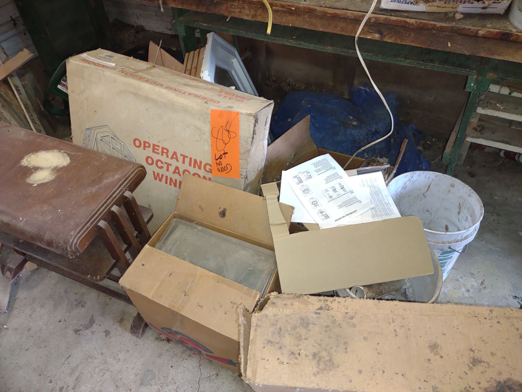 OPERATING OCTAGON WINDOW IN BOX, OTHER